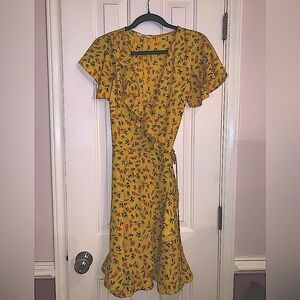 Easel, yellow floral, short sleeve wrap dress size small